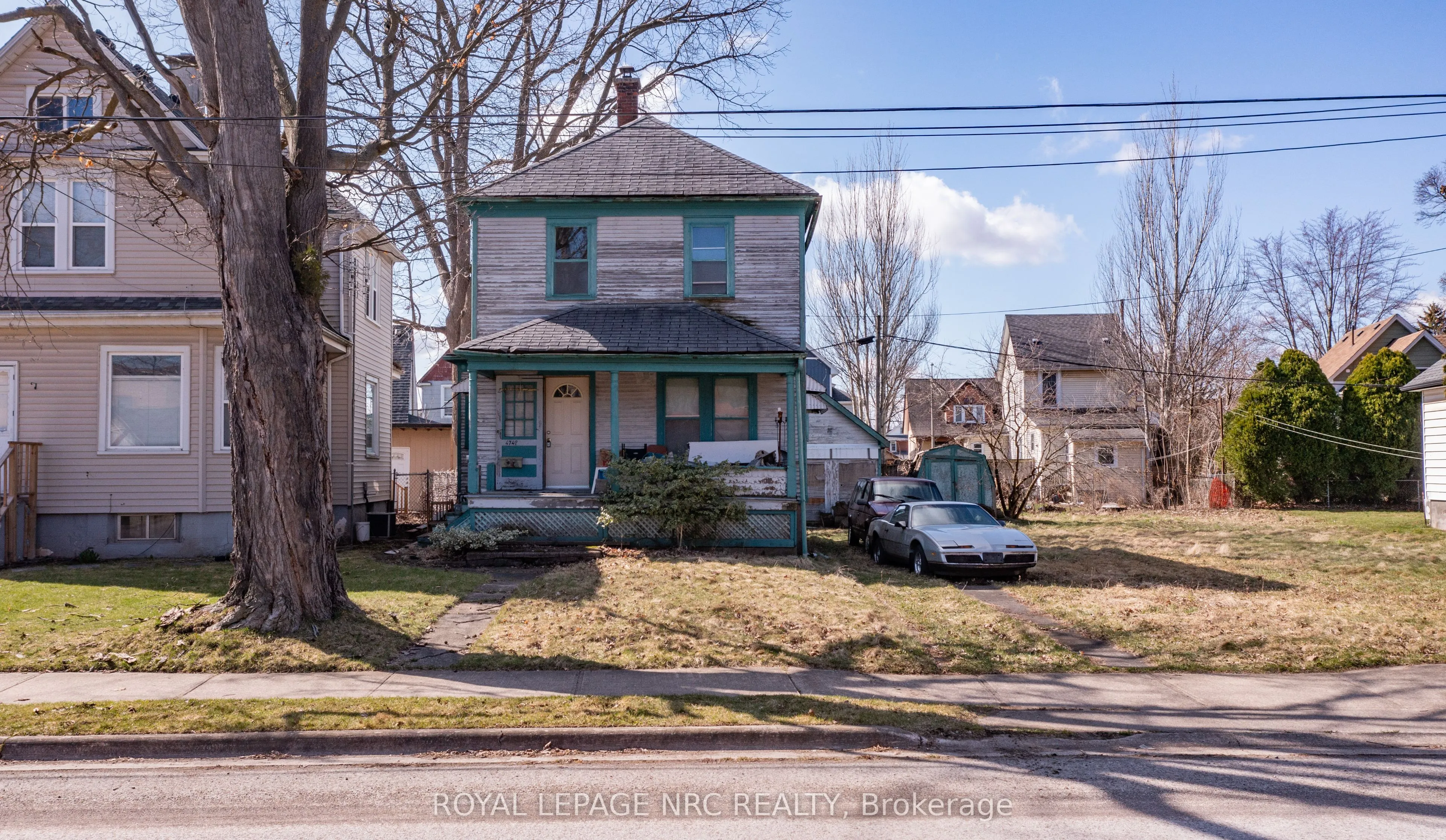 4742 Epworth Circle, Niagara Falls, ON L2E 1C9