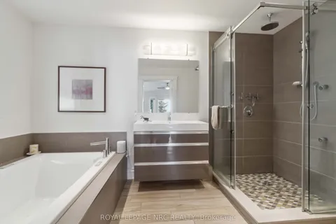 899 EDGEMERE Road, Fort Erie, ON L2A 1A7