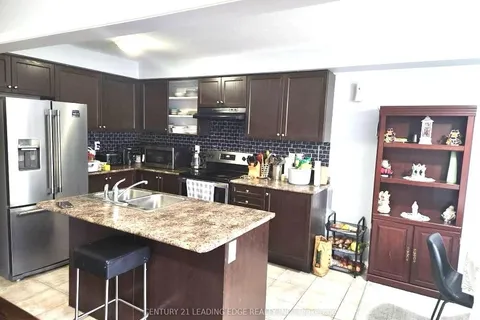 64 English Lane, Brantford, ON N3T 0G9
