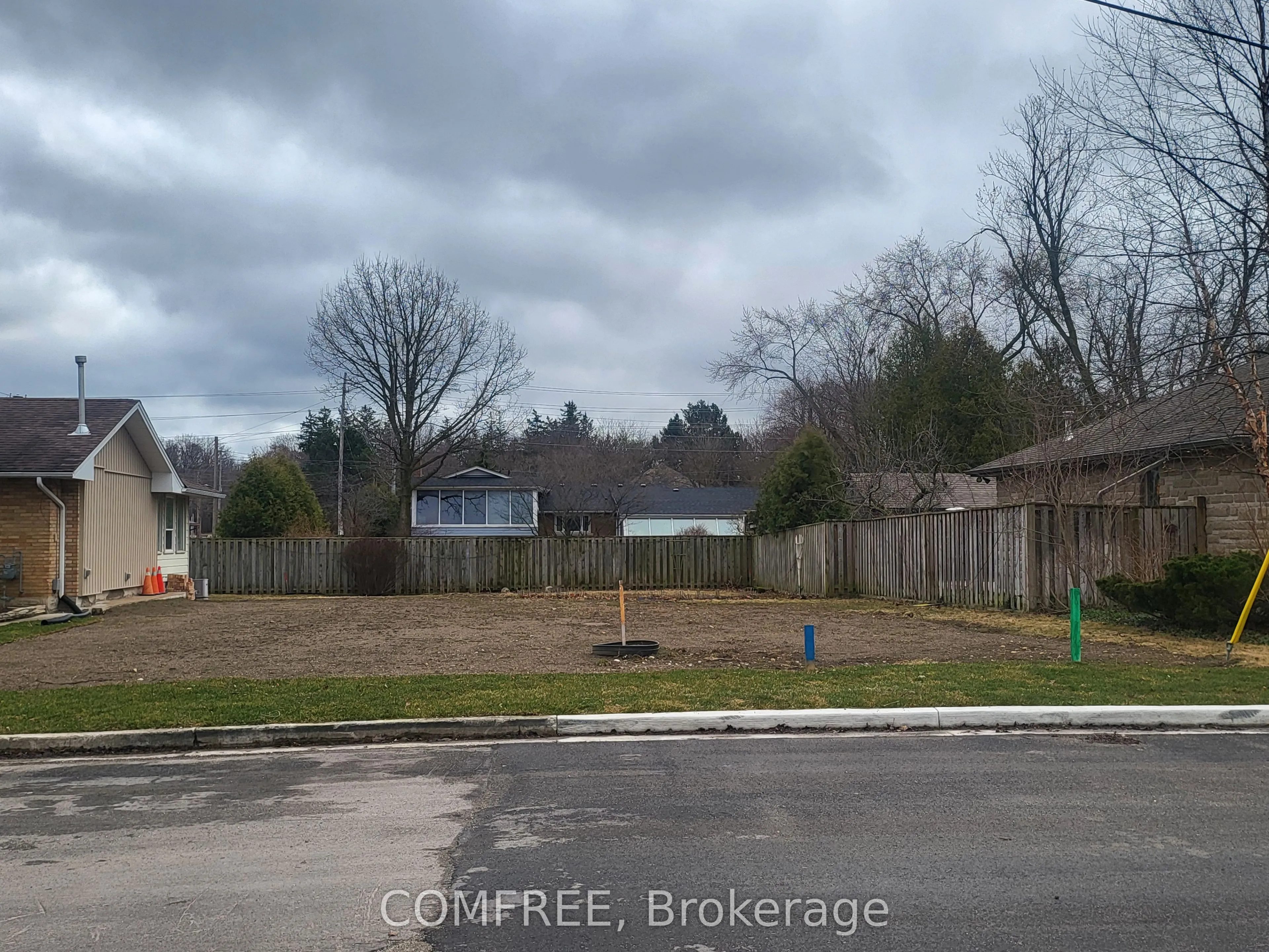 10 Lynwood Avenue, Guelph, ON N1G 1P9