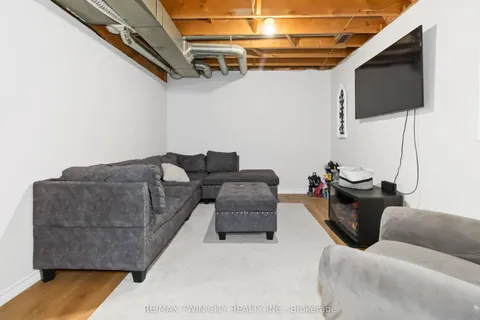 631 Mount Pleasant Road, Brant, ON N3T 5L5