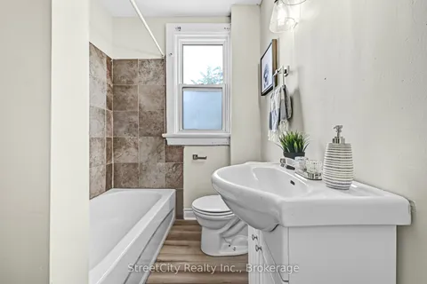 1 Milton Avenue, Hamilton, ON L8L 6E5
