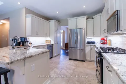 6 Lynndale Road, Norfolk, ON N3Y 1V9