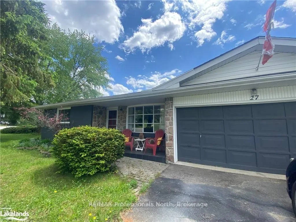 27 Meadow Park Drive, Huntsville, ON P1H 1G2