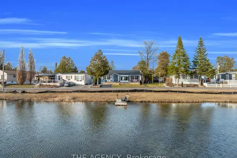 35 Trillium Beach Road, Puslinch, ON N0B 2J0