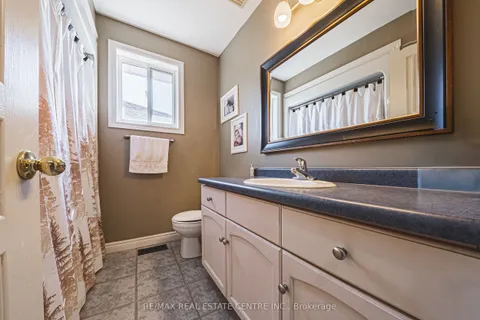 19 Liuna Court, Hamilton, ON L8E 5Z1