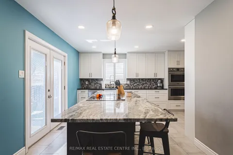19 Liuna Court, Hamilton, ON L8E 5Z1