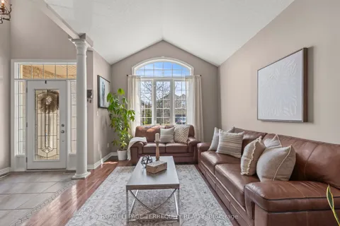 52 Biggs Avenue, Hamilton, ON L9K 1R7