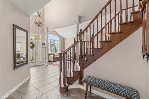 52 Biggs Avenue, Hamilton, ON L9K 1R7