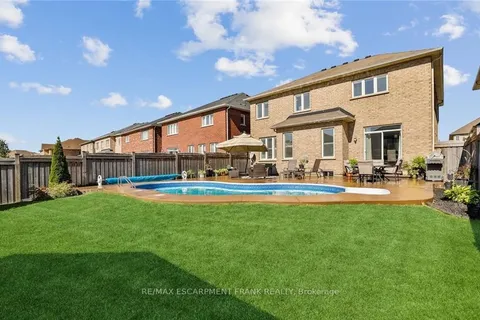 30 Curran Road, Hamilton, ON L9K 0H4