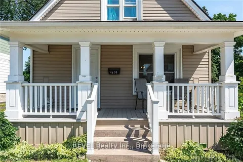 4699 Ryerson Crescent, Niagara Falls, ON L2E 1E6