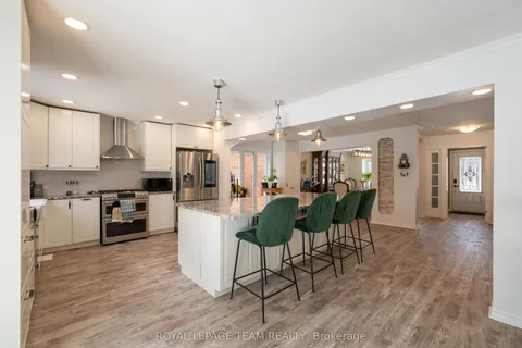 62 Pittaway Avenue, Hunt Club - South Keys and Area, ON K1G 4N9