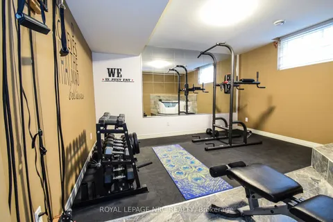 210 Classic Avenue, Welland, ON L3B 0A4