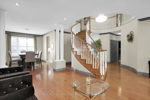 10 Tierney Drive, Barrhaven, ON K2J 4W2