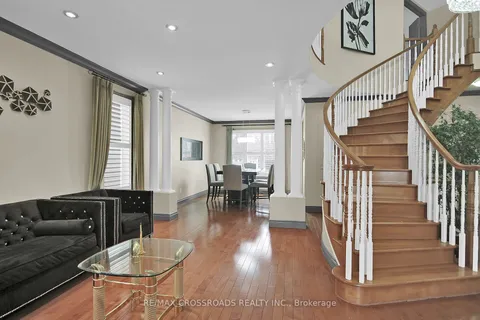 10 Tierney Drive, Barrhaven, ON K2J 4W2