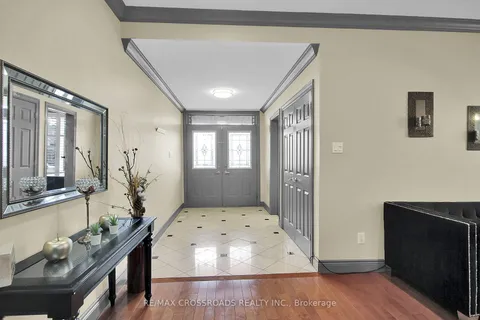10 Tierney Drive, Barrhaven, ON K2J 4W2