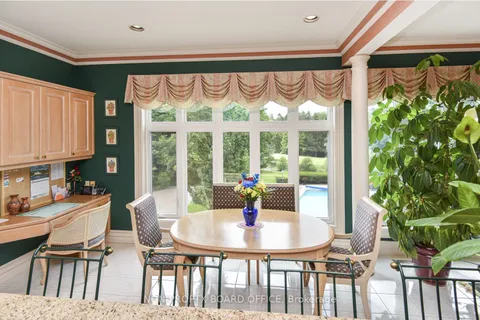 11 Prestwick Place, Brantford, ON N3T 6H3