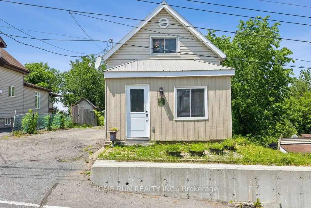 2088 Victoria Street, Clarence-Rockland, ON K4K 1K5