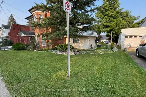 111 Brockville Street, Smiths Falls, ON K7A 3Y7