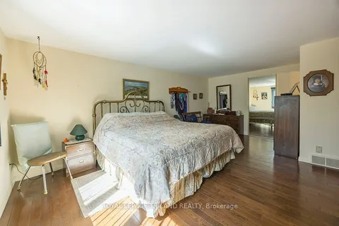 5 FOXCROFT Crescent, London, ON N6K 3E1