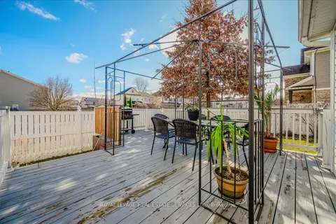 57 Gaydon Way, Brantford, ON N3T 6M9