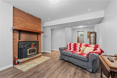 715 HIGH GATE PARK Drive, Kingston, ON K7M 5Z7