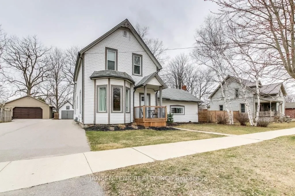 32 St George Street, Aylmer, ON N5H 2M1