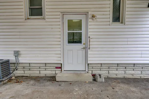 12 Montgomery Boulevard, Belleville, ON K8N 1H9