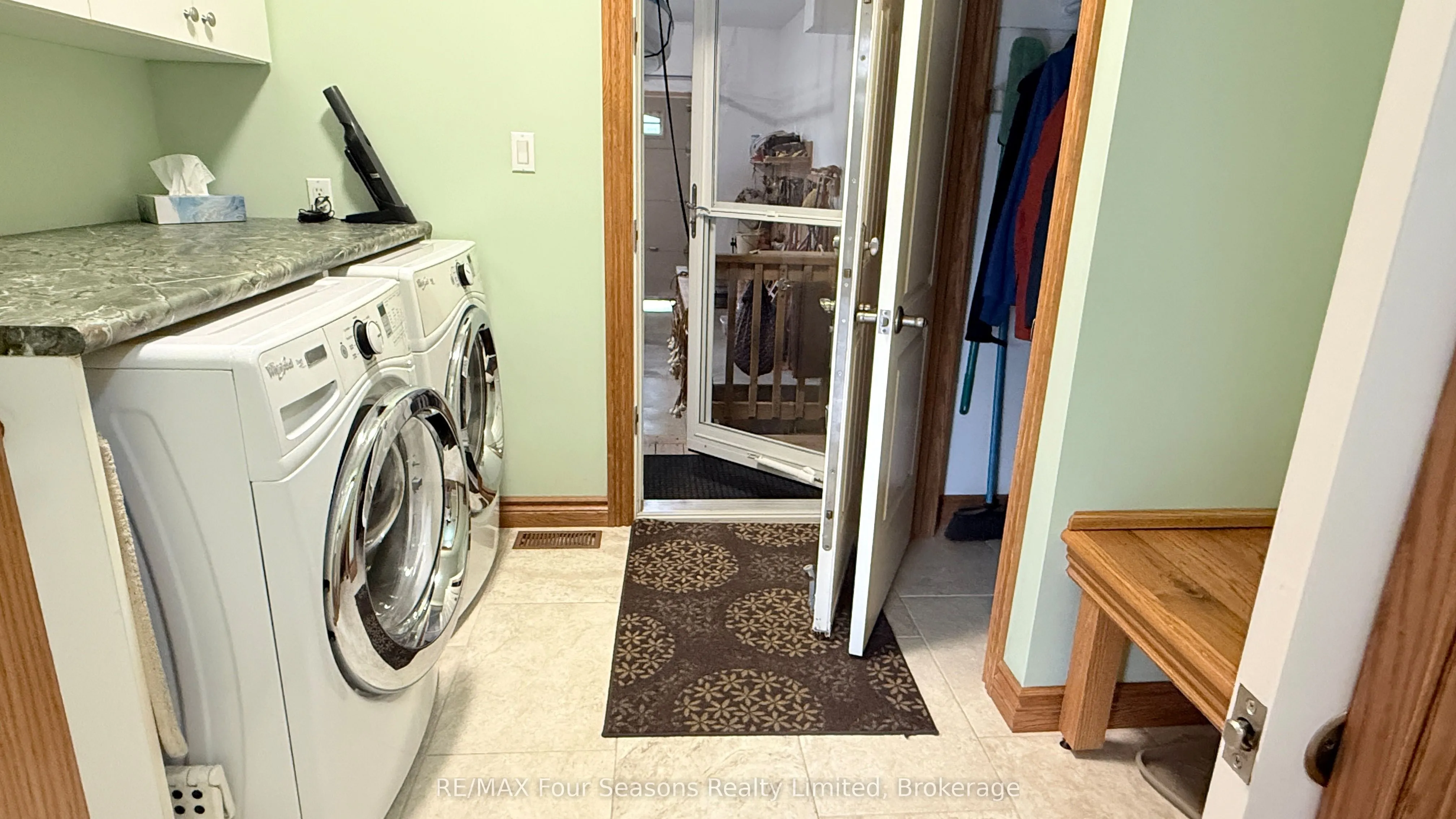 229 S Rankin Street, Saugeen Shores, ON N0H 2L0