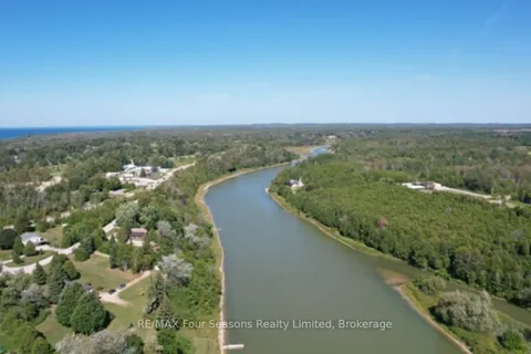229 S Rankin Street, Saugeen Shores, ON N0H 2L0