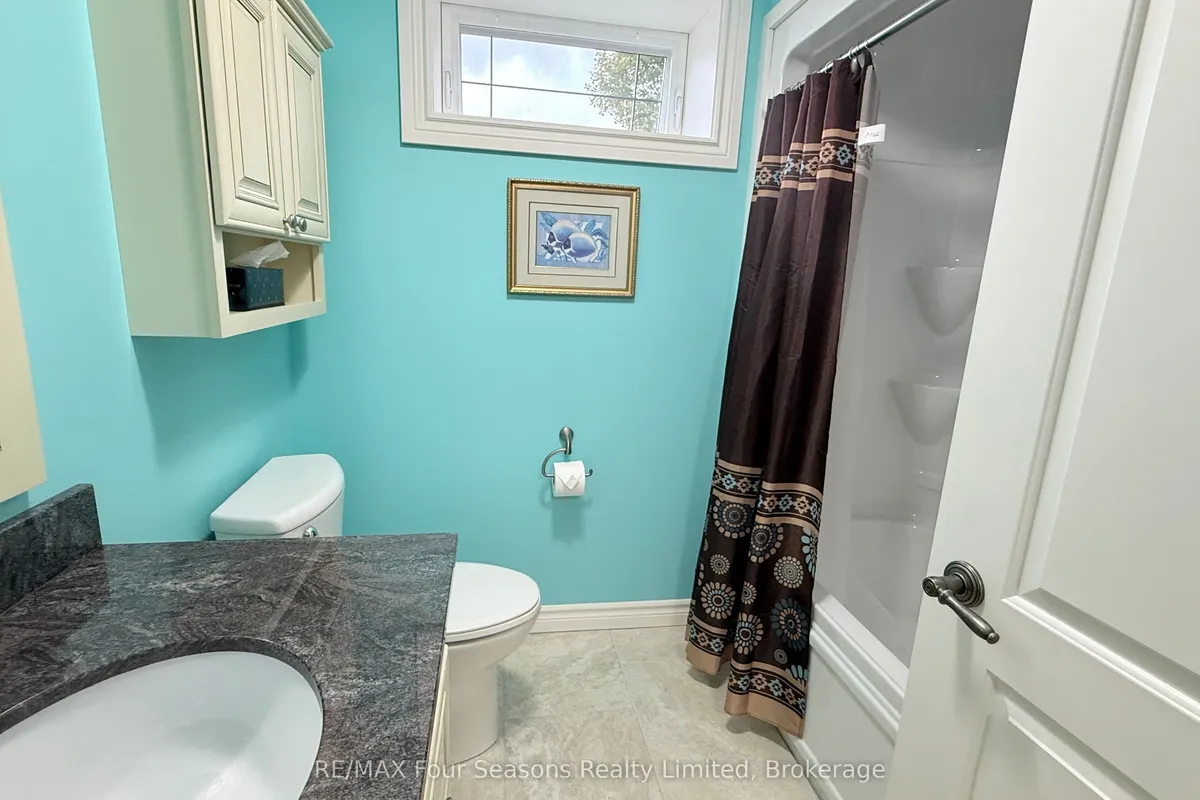 229 S Rankin Street, Saugeen Shores, ON N0H 2L0