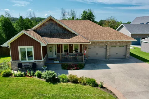 229 S Rankin Street, Saugeen Shores, ON N0H 2L0