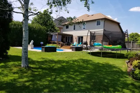 27 Surrey Drive, Hamilton, ON L9K 1L9