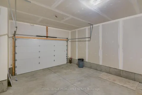 5 Ben TeKamp Terrace, Brockville, ON K6V 0E8