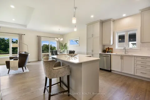 5 Ben TeKamp Terrace, Brockville, ON K6V 0E8