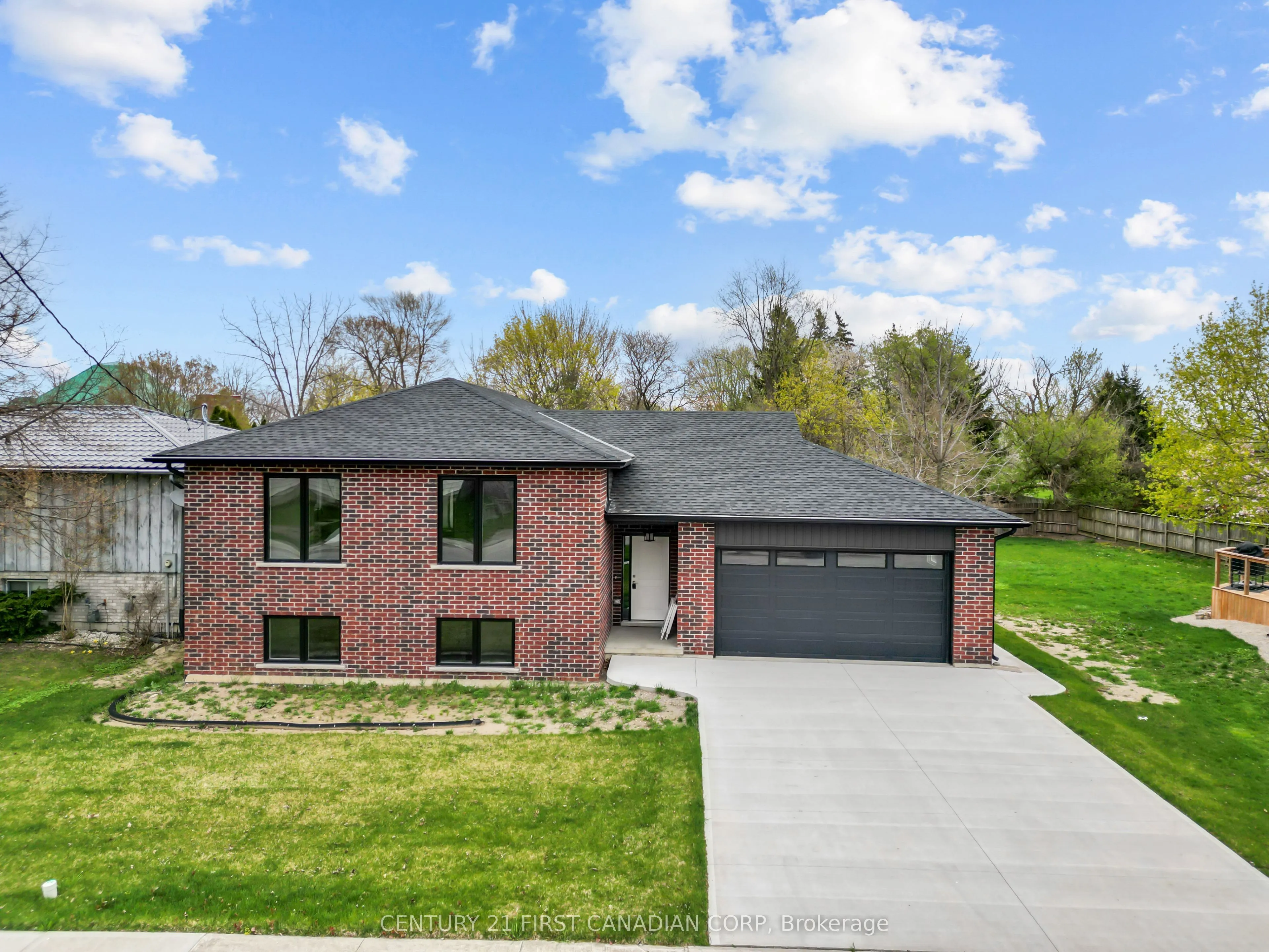 134 King Street, Lambton Shores, ON N0M 2L0