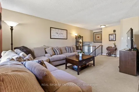 51 Southglen Road, Brantford, ON N3R 6Z9