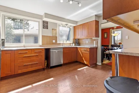 51 Southglen Road, Brantford, ON N3R 6Z9
