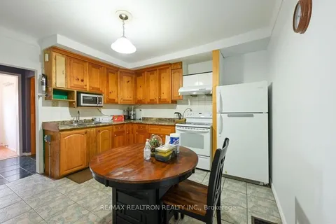 83 Magill Street, Hamilton, ON L8R 2Y4