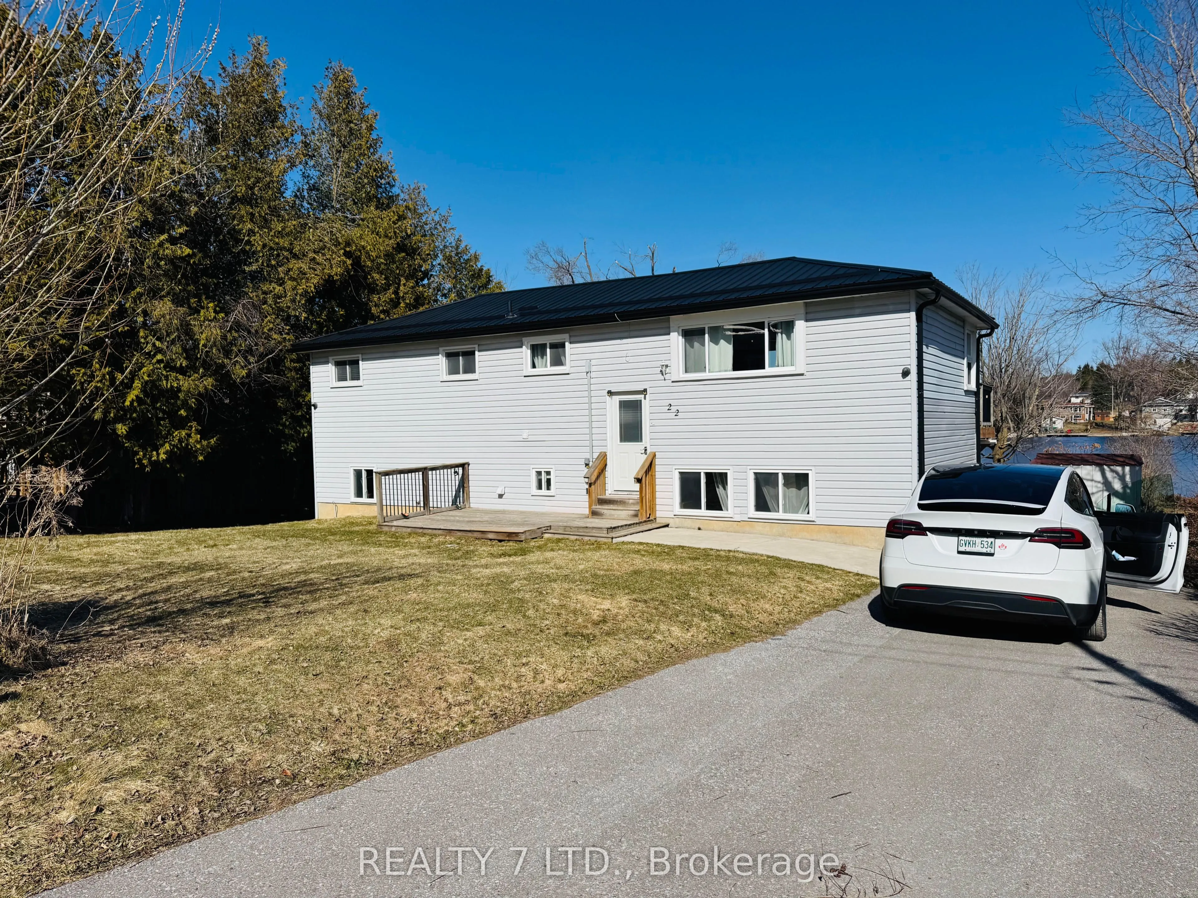 22 LAWRENCE Street, Smith-Ennismore-Lakefield, ON K9J 6X3