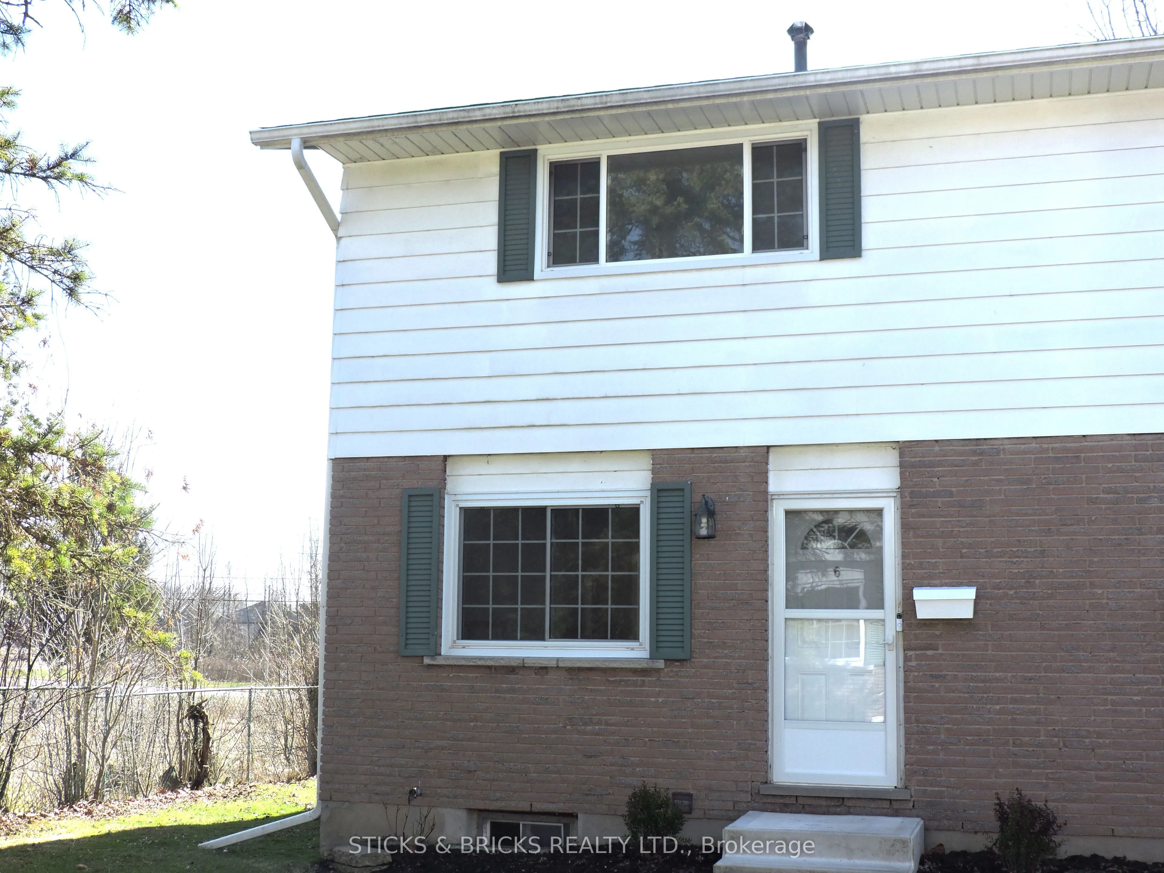 5852 Frontenac Street, Niagara Falls, ON L2G 3A9