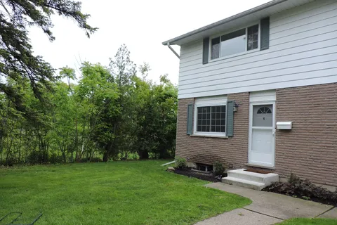 5852 Frontenac Street, Niagara Falls, ON L2G 3A9