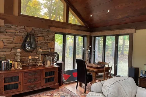 133 ARROWHEAD Road, Blue Mountains, ON L9Y 0T5