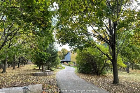 133 ARROWHEAD Road, Blue Mountains, ON L9Y 0T5