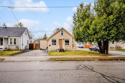 61 Elmwood Avenue, Cambridge, ON N1R 4Y3