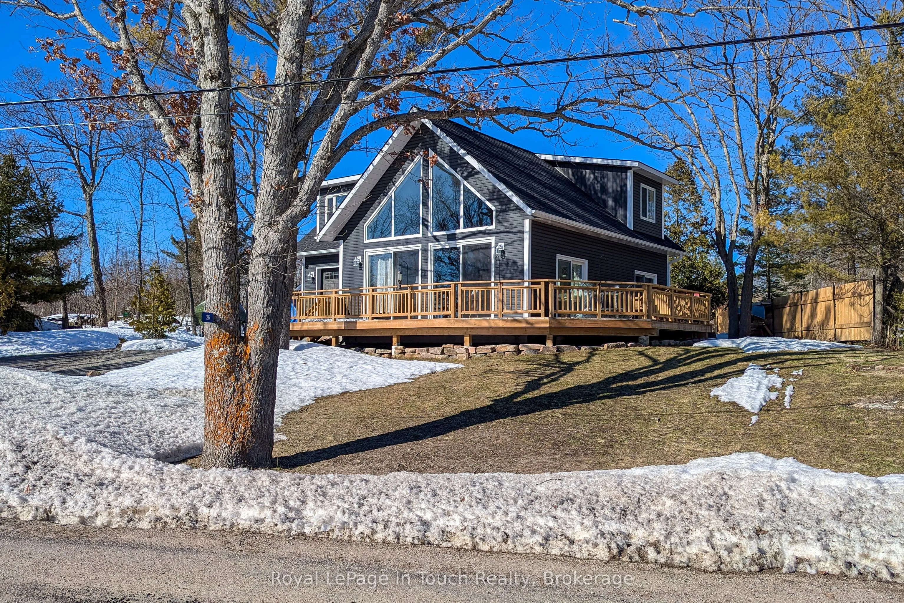 26 Macey Bay Road, Georgian Bay, ON L0K 1S0