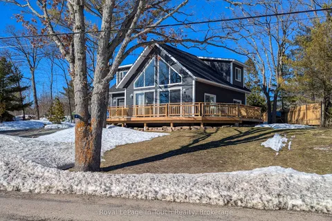 26 Macey Bay Road, Georgian Bay, ON L0K 1S0