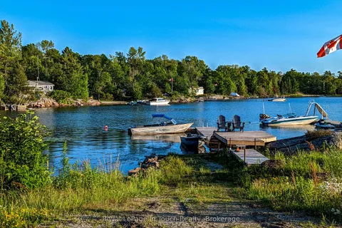 26 Macey Bay Road, Georgian Bay, ON L0K 1S0