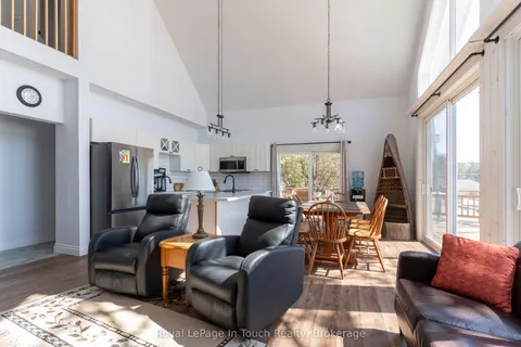 26 Macey Bay Road, Georgian Bay, ON L0K 1S0