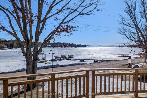 26 Macey Bay Road, Georgian Bay, ON L0K 1S0